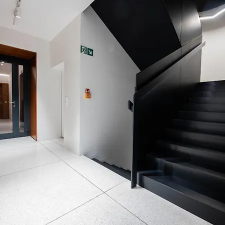 Zelazko - Downtown Studio, Location By Rentujemy * 포즈난